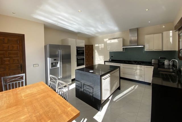 Chalet de 4 habitaciones en Barx en venta con piscina - 795.000 € (Ref: 9306320)