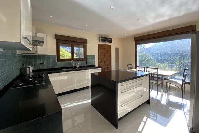 Chalet de 4 habitaciones en Barx en venta con piscina - 795.000 € (Ref: 9306320)