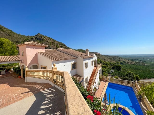 5 bedroom Villa for sale in Pego with pool - € 699,000 (Ref: 9308342)