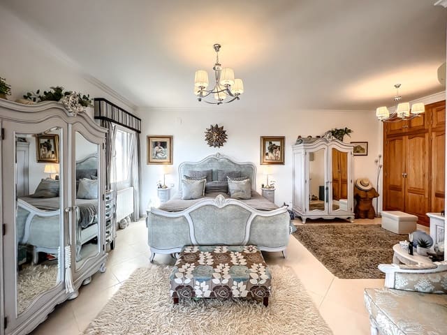 5 bedroom Villa for sale in Pego with pool - € 699,000 (Ref: 9308342)