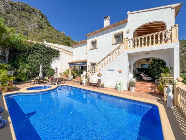 5 bedroom Villa for sale in Pego with pool - € 699,000 (Ref: 9308342)
