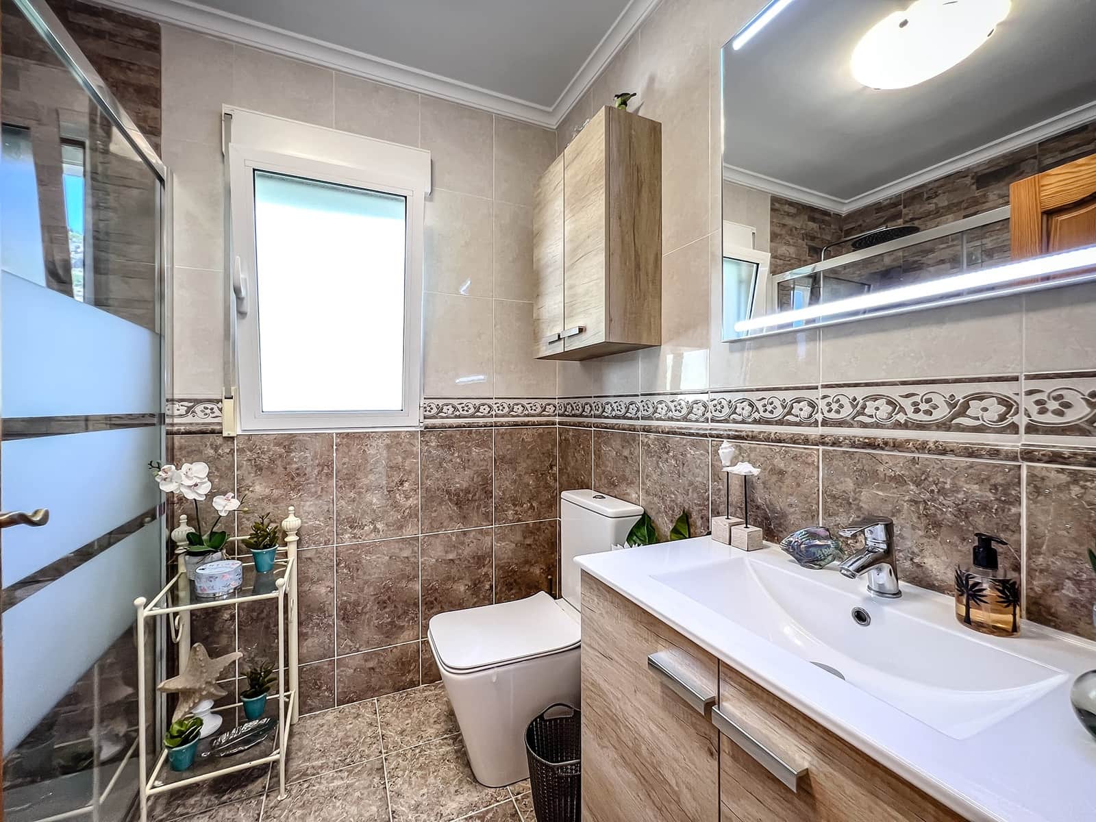 5 sypialnia Willa na sprzedaż w Pego z basenem - 699 000 € (Ref: 9308342)