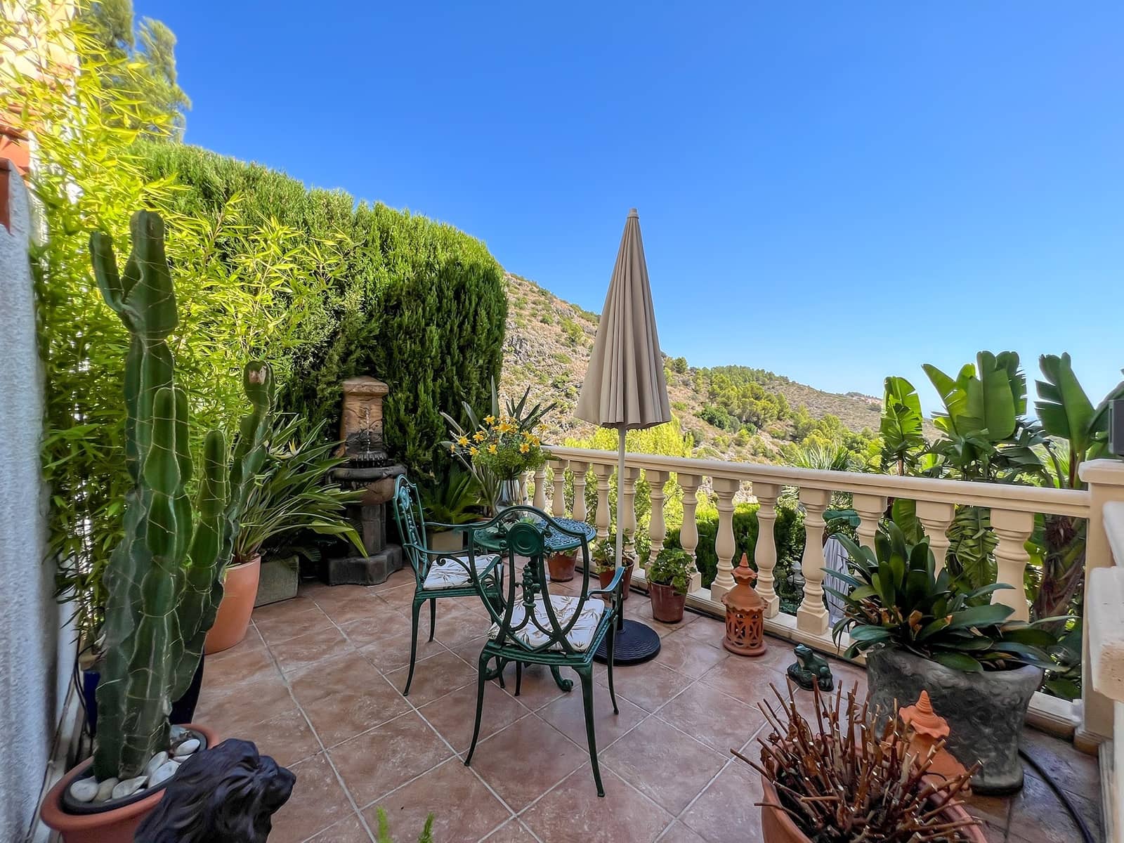 5 sypialnia Willa na sprzedaż w Pego z basenem - 699 000 € (Ref: 9308342)