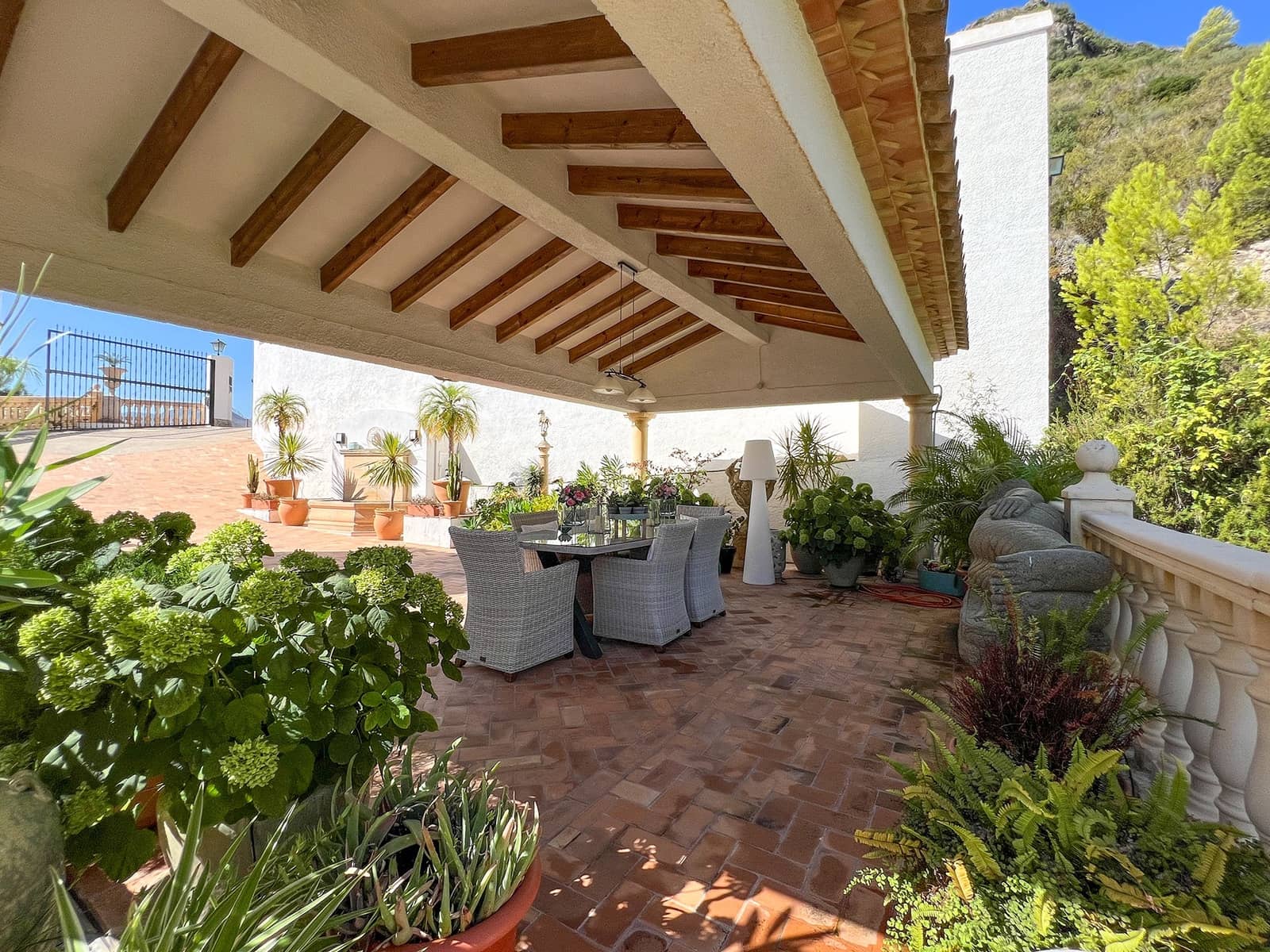 5 sypialnia Willa na sprzedaż w Pego z basenem - 699 000 € (Ref: 9308342)