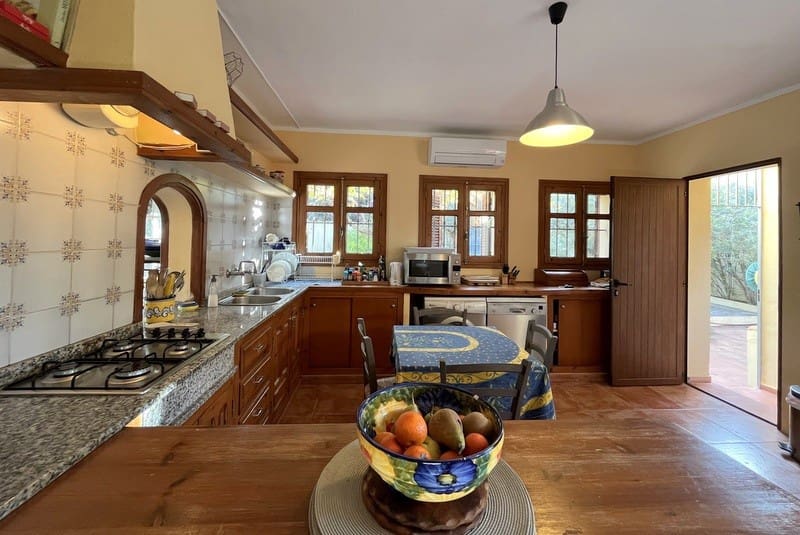 4 makuuhuone Huvila myytävänä paikassa Javea / Xabia mukana uima-altaan - 790 000 € (Ref: 9308344)