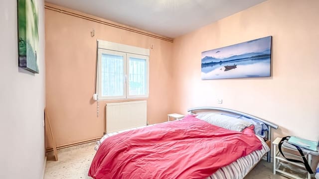 4 bedroom Villa for sale in L'Atzúvia - € 269,000 (Ref: 9308346)