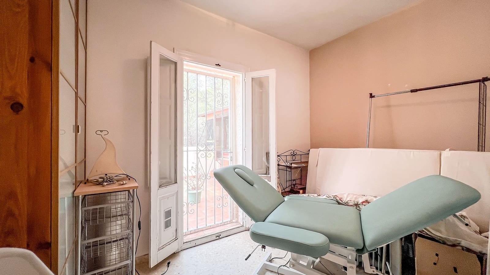 4 bedroom Villa for sale in L'Atzuvia - € 269,000 (Ref: 9308346)