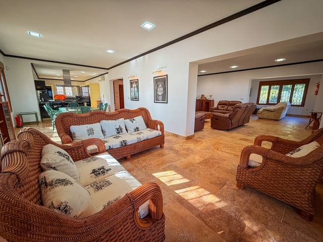 4 Zimmer Villa zu verkaufen in Beniarbeig mit Pool - 895.000 € (Ref: 9308349)