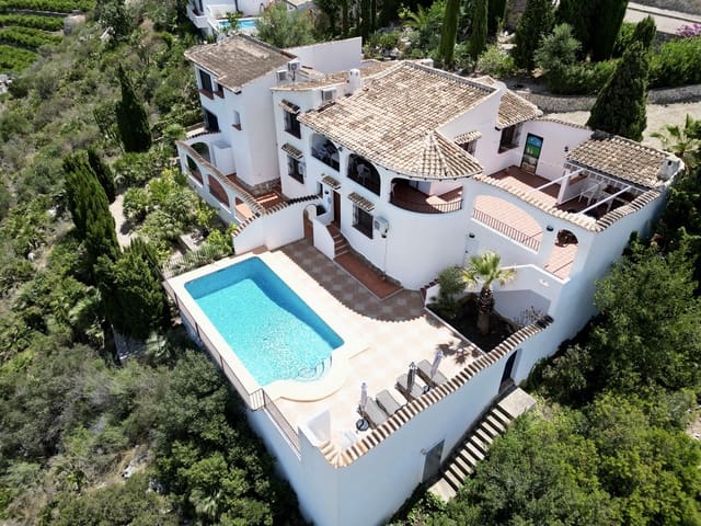 5 bedroom Villa for sale in Monte Pego, Pego with pool - € 575,000 (Ref: 9308351)