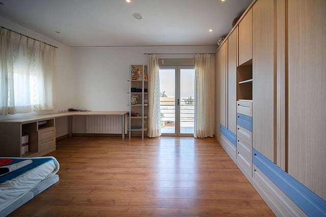 4 Zimmer Villa zu verkaufen in Dénia mit Pool - 650.000 € (Ref: 9308352)