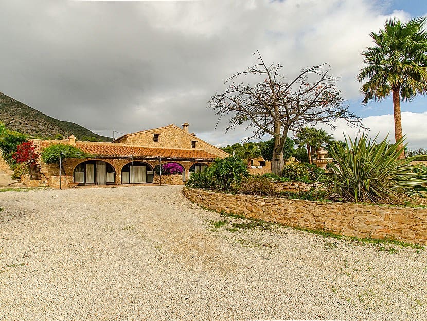 7 Zimmer Villa zu verkaufen in Benissa mit Pool - 1.300.000 € (Ref: 9308354)