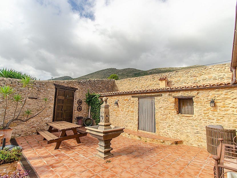 7 Zimmer Villa zu verkaufen in Benissa mit Pool - 1.300.000 € (Ref: 9308354)