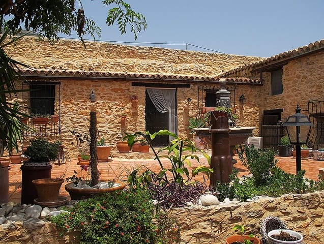 7 Zimmer Villa zu verkaufen in Benissa mit Pool - 1.300.000 € (Ref: 9308354)