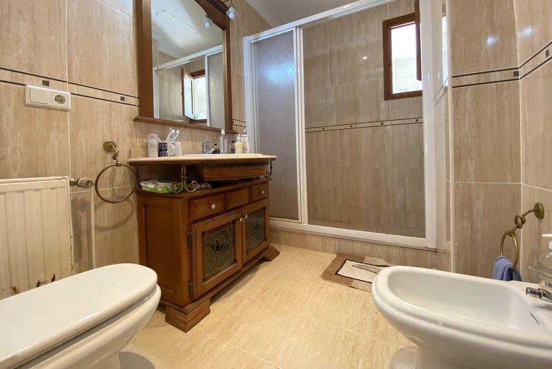 8 soveværelse Villa til salg i Denia med swimmingpool - € 750.000 (Ref: 9308355)