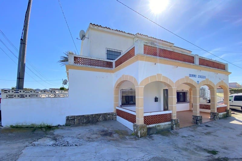 8 soveværelse Villa til salg i Denia med swimmingpool - € 750.000 (Ref: 9308355)