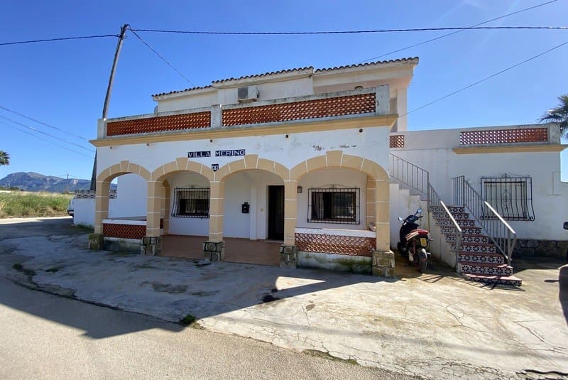 8 soveværelse Villa til salg i Denia med swimmingpool - € 750.000 (Ref: 9308355)