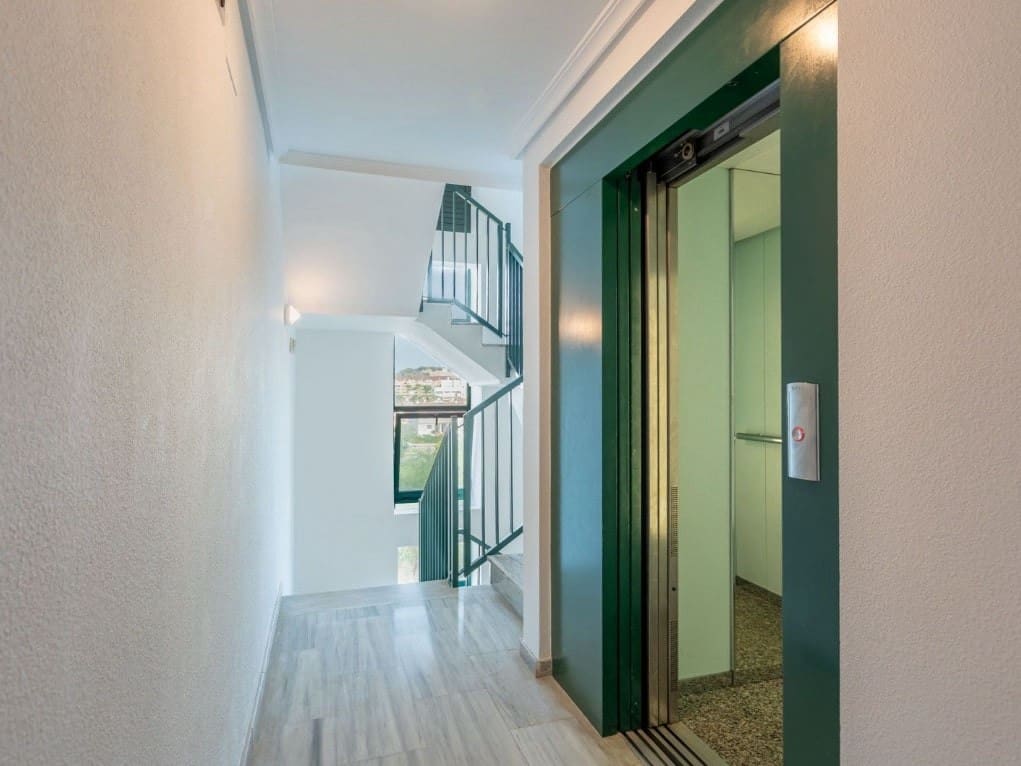 3 sovrum Lägenhet till salu i Denia med pool - 420 000 € (Ref: 9312454)