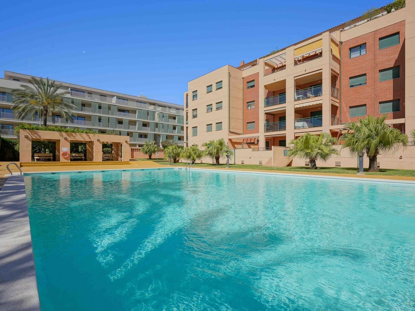 3 sovrum Lägenhet till salu i Denia med pool - 420 000 € (Ref: 9312454)