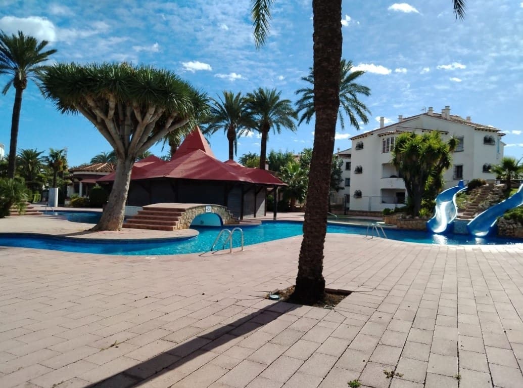 3 soverom Hus til salgs i Denia med svømmebasseng - € 320 000 (Ref: 9317339)