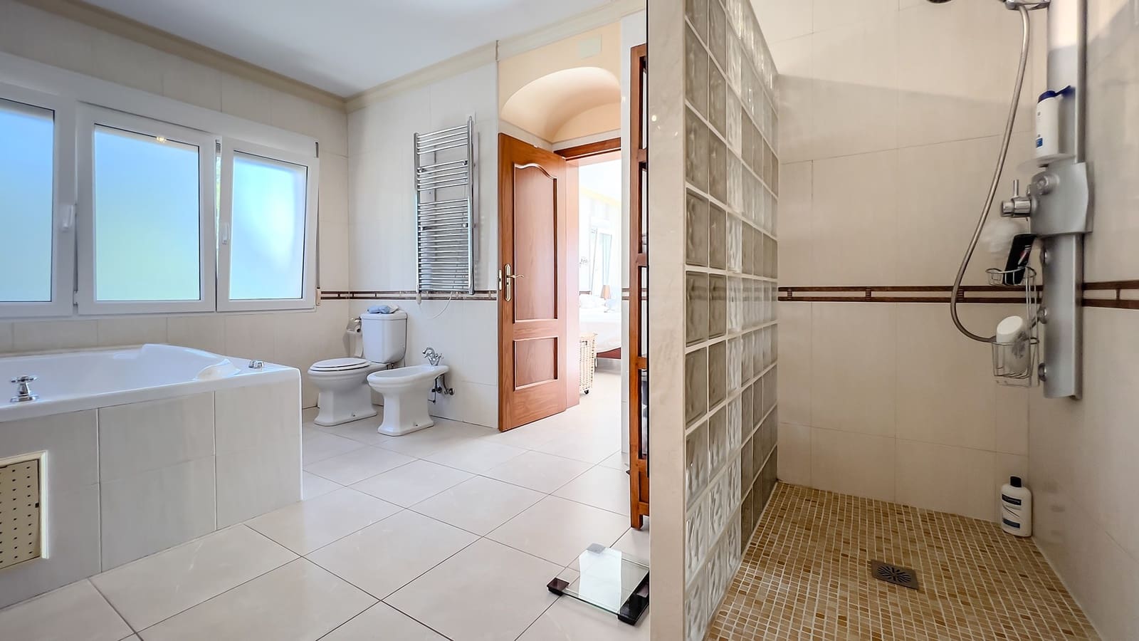 4 soveværelse Villa til salg i Javea / Xabia med swimmingpool - € 835.000 (Ref: 9317343)