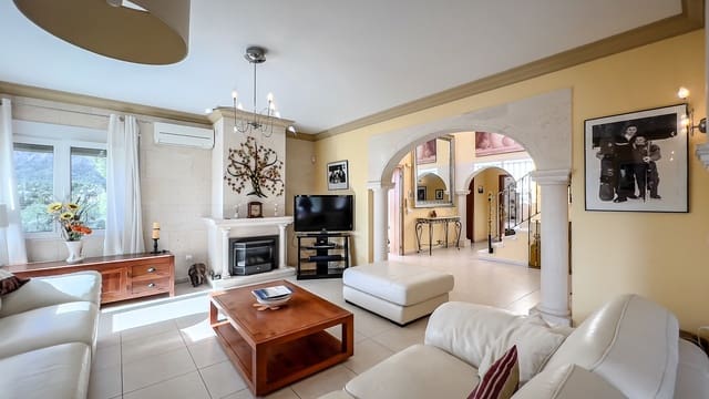 4 soveværelse Villa til salg i Partides comunes - Adsubia, Javea / Xàbia med swimmingpool - € 835.000 (Ref: 9317343)