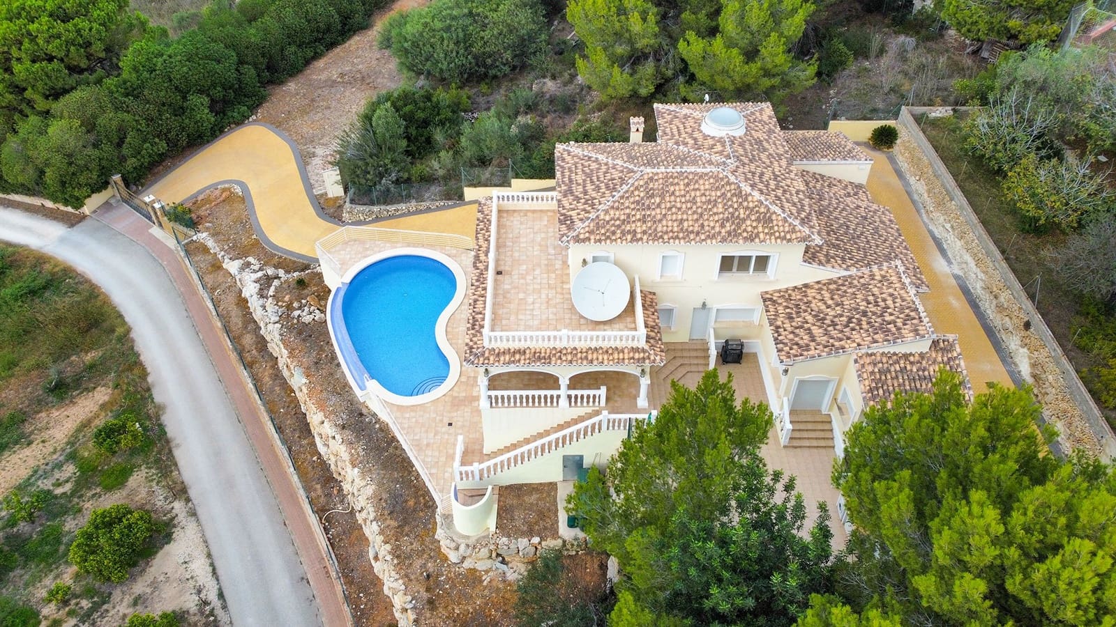 4 soveværelse Villa til salg i Javea / Xabia med swimmingpool - € 835.000 (Ref: 9317343)