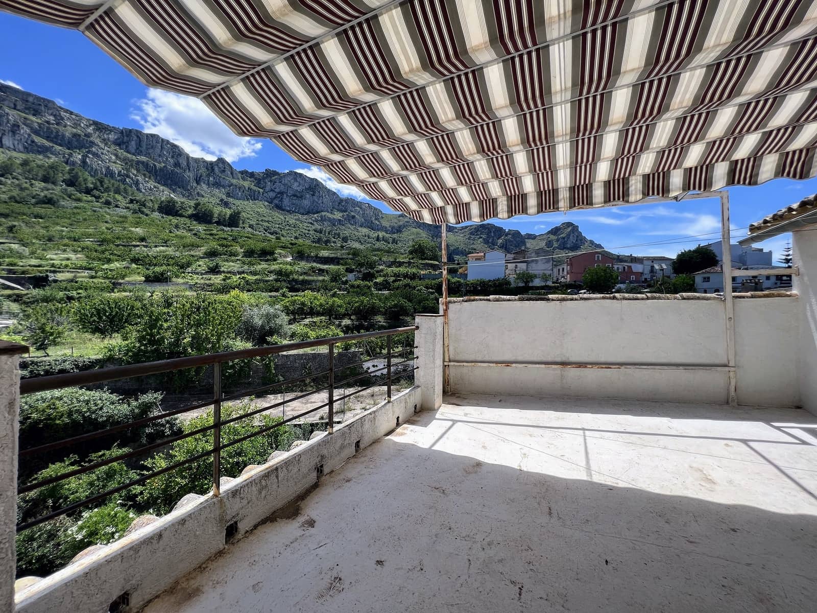 4 bedroom Townhouse for sale in L'Atzuvia - € 160,000 (Ref: 9317345)