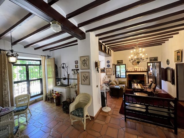 5 bedroom Townhouse for sale in Alcalalí / Alcanalí - € 500,000 (Ref: 9317346)