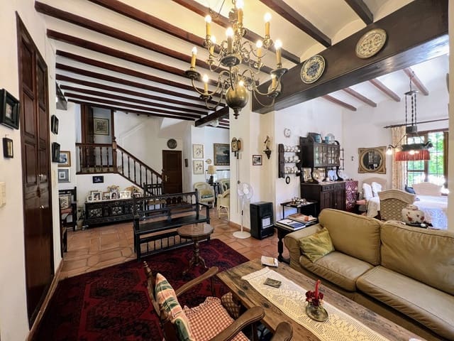 5 bedroom Townhouse for sale in Alcalalí / Alcanalí - € 500,000 (Ref: 9317346)