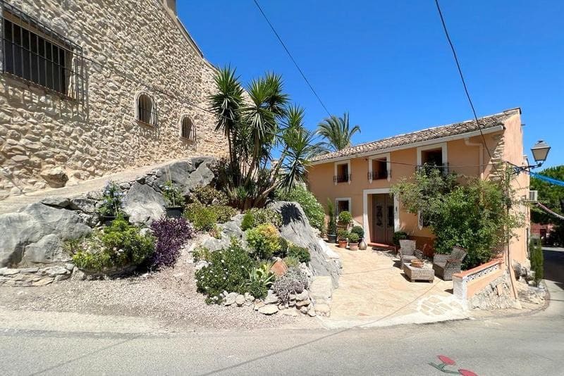 5 bedroom Townhouse for sale in Vall de Laguart - € 459,000 (Ref: 9317347)