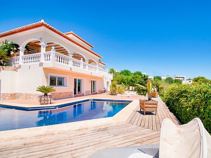 4 bedroom Villa for sale in Moraira with pool - € 850,000 (Ref: 9317353)