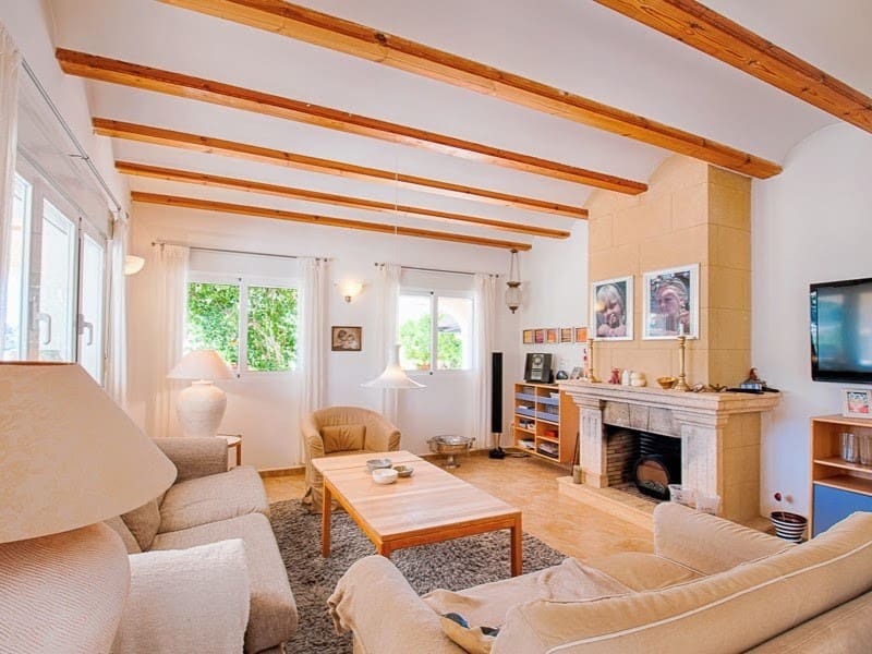 4 bedroom Villa for sale in Moraira with pool - € 850,000 (Ref: 9317353)