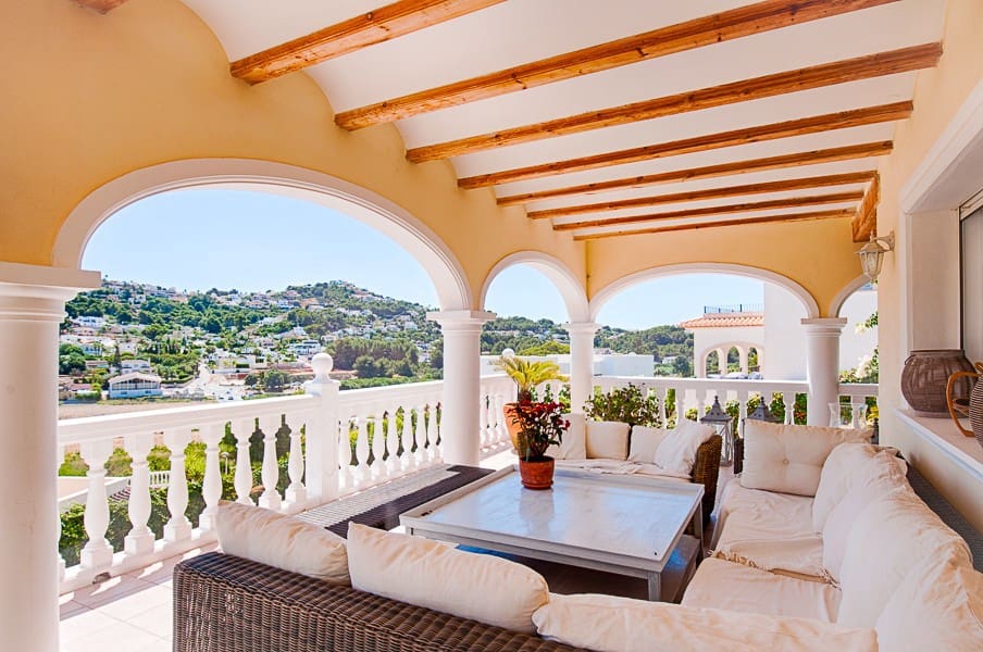 4 bedroom Villa for sale in Moraira with pool - € 850,000 (Ref: 9317353)