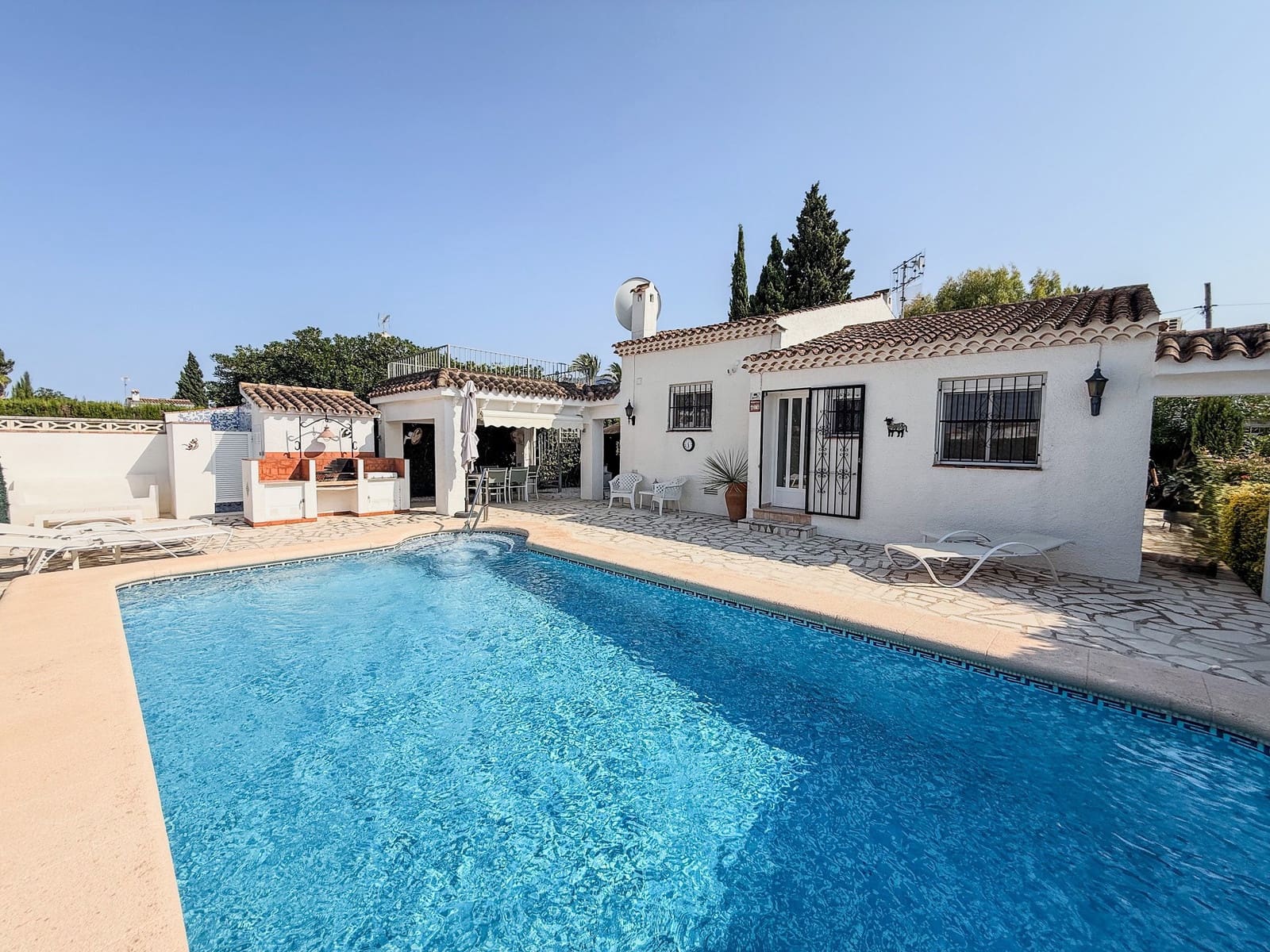 2 sovrum Villa till salu i Denia med pool - 360 000 € (Ref: 9321603)
