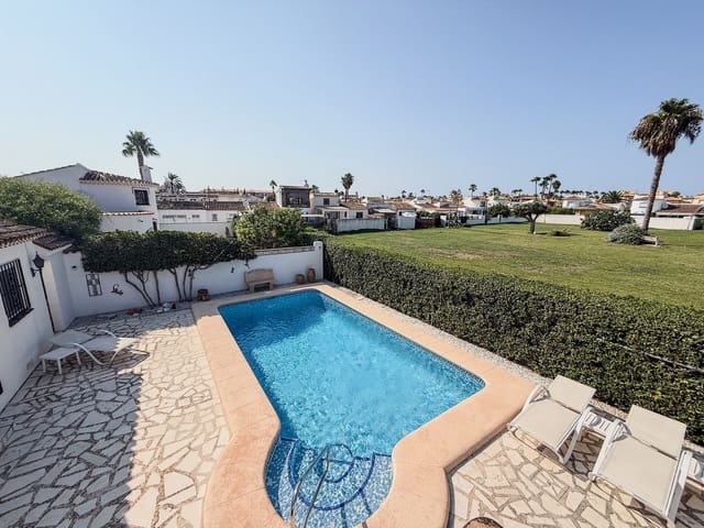 2 Zimmer Villa zu verkaufen in Les Bassetes - El Marjal, Dénia mit Pool - 360.000 € (Ref: 9321603)