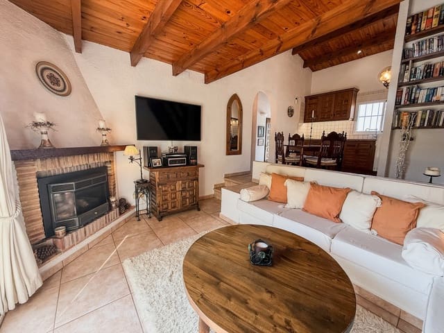 2 Zimmer Villa zu verkaufen in Les Bassetes - El Marjal, Dénia mit Pool - 360.000 € (Ref: 9321603)