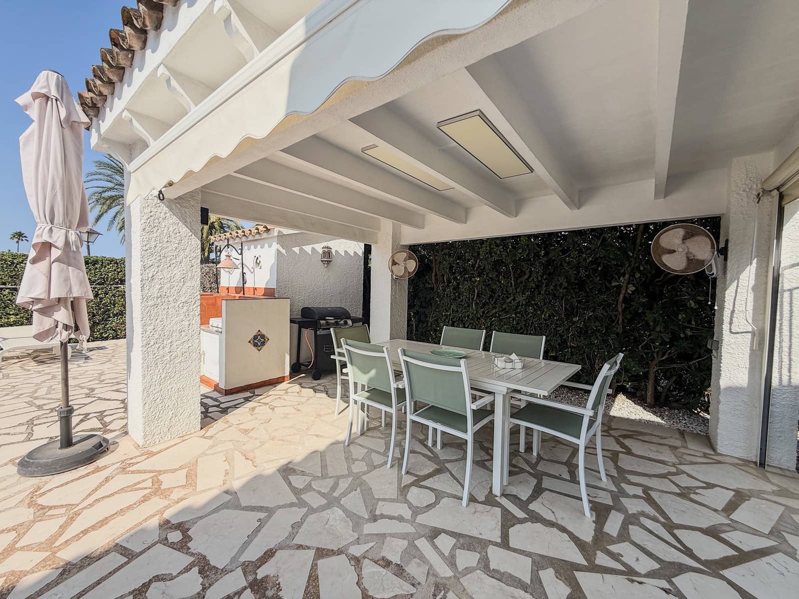 2 sovrum Villa till salu i Denia med pool - 360 000 € (Ref: 9321603)