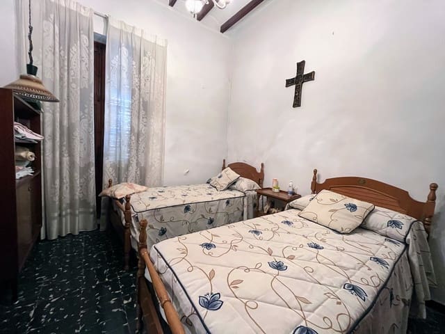 4 slaapkamer Huis te koop in Sagra - € 189.000 (Ref: 9344440)