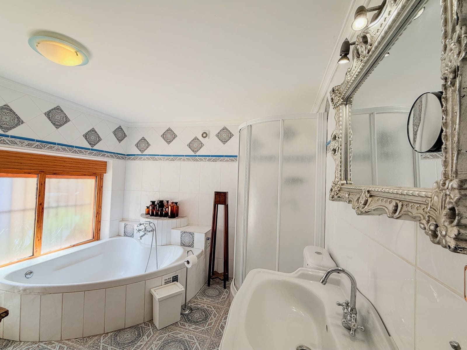 5 bedroom Villa for sale in Castell de Castells with pool - € 545,000 (Ref: 9358949)