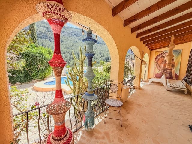 5 bedroom Villa for sale in Castell de Castells with pool - € 545,000 (Ref: 9358949)