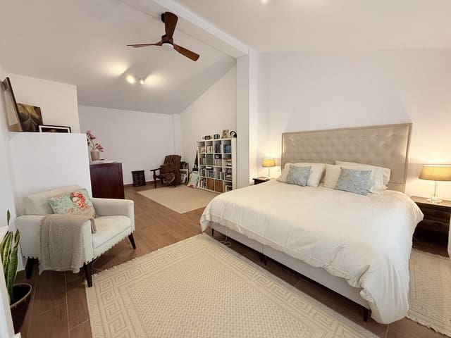 Casa de 3 habitaciones en Pego en venta - 325.000 € (Ref: 9393266)