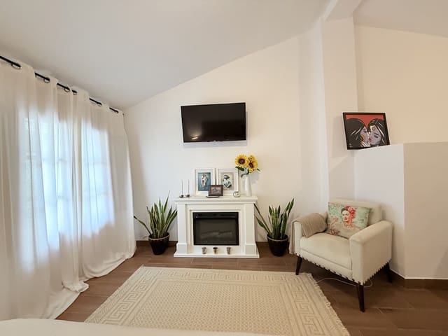 Casa de 3 habitaciones en Pego en venta - 325.000 € (Ref: 9393266)