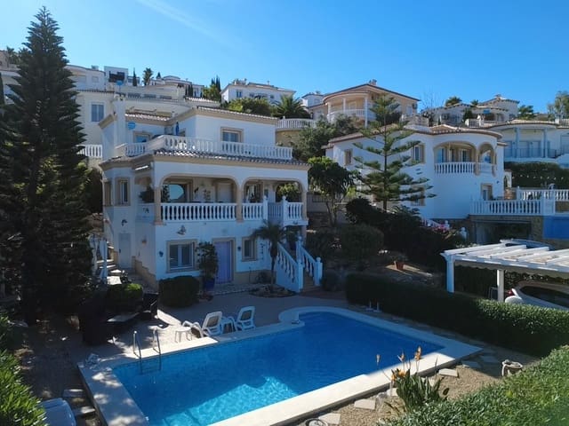 4 soverom Villa til salgs i Orba med svømmebasseng - € 415 000 (Ref: 9413756)