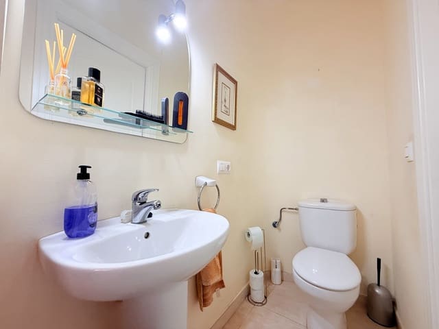 4 soverom Villa til salgs i Orba med svømmebasseng - € 415 000 (Ref: 9413756)