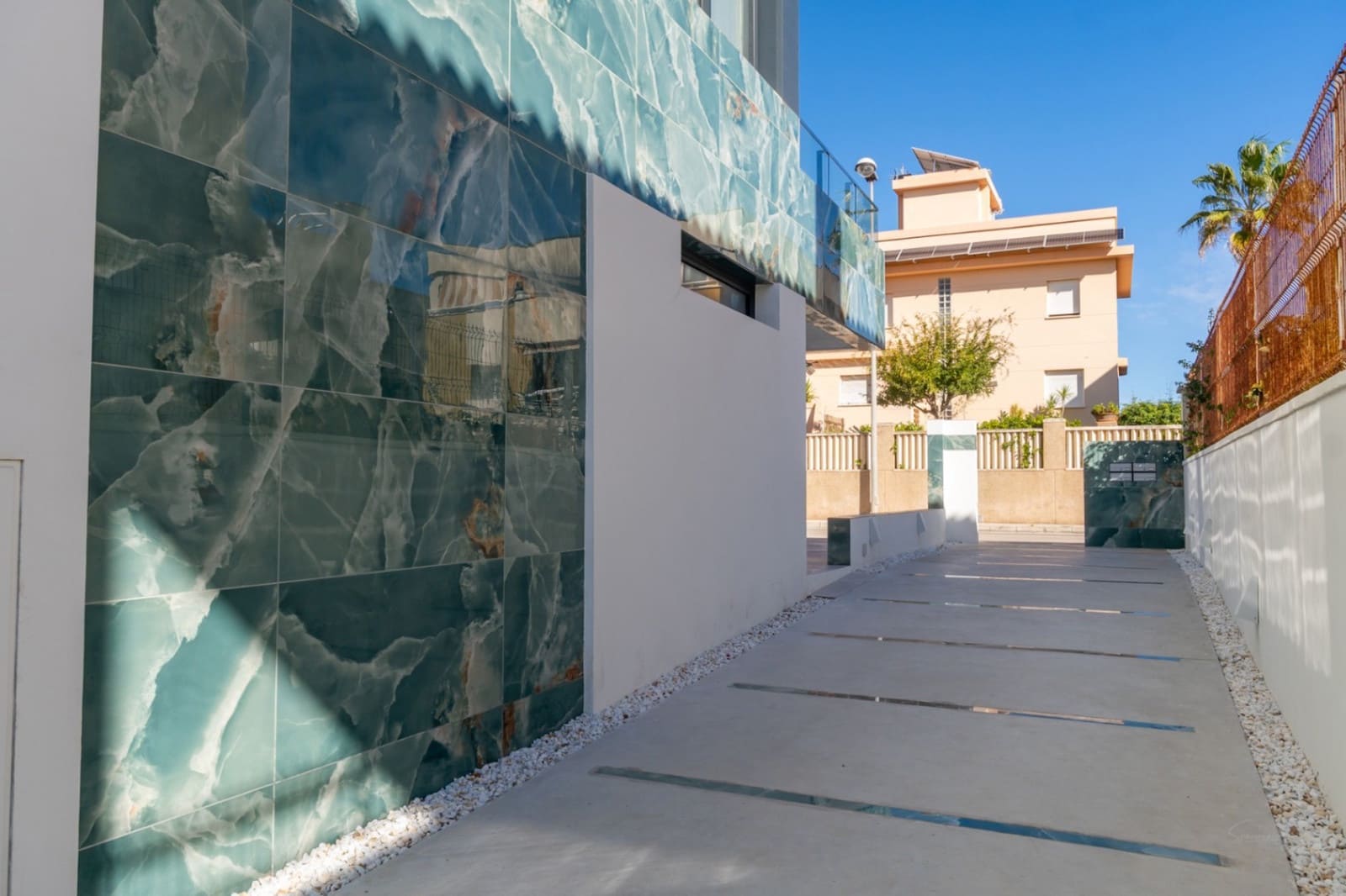 3 bedroom Penthouse for sale in Oliva with pool - € 950,000 (Ref: 9413757)