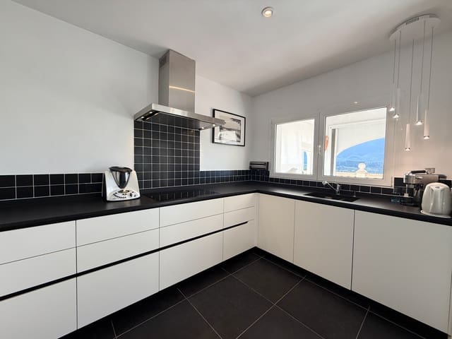 5 bedroom Villa for sale in Murla with pool - € 599,000 (Ref: 9426950)