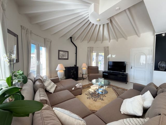 5 bedroom Villa for sale in Murla with pool - € 599,000 (Ref: 9426950)