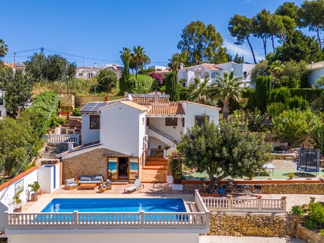 3 slaapkamer Villa te koop in El Montgó, Dénia met zwembad - € 649.000 (Ref: 9439657)