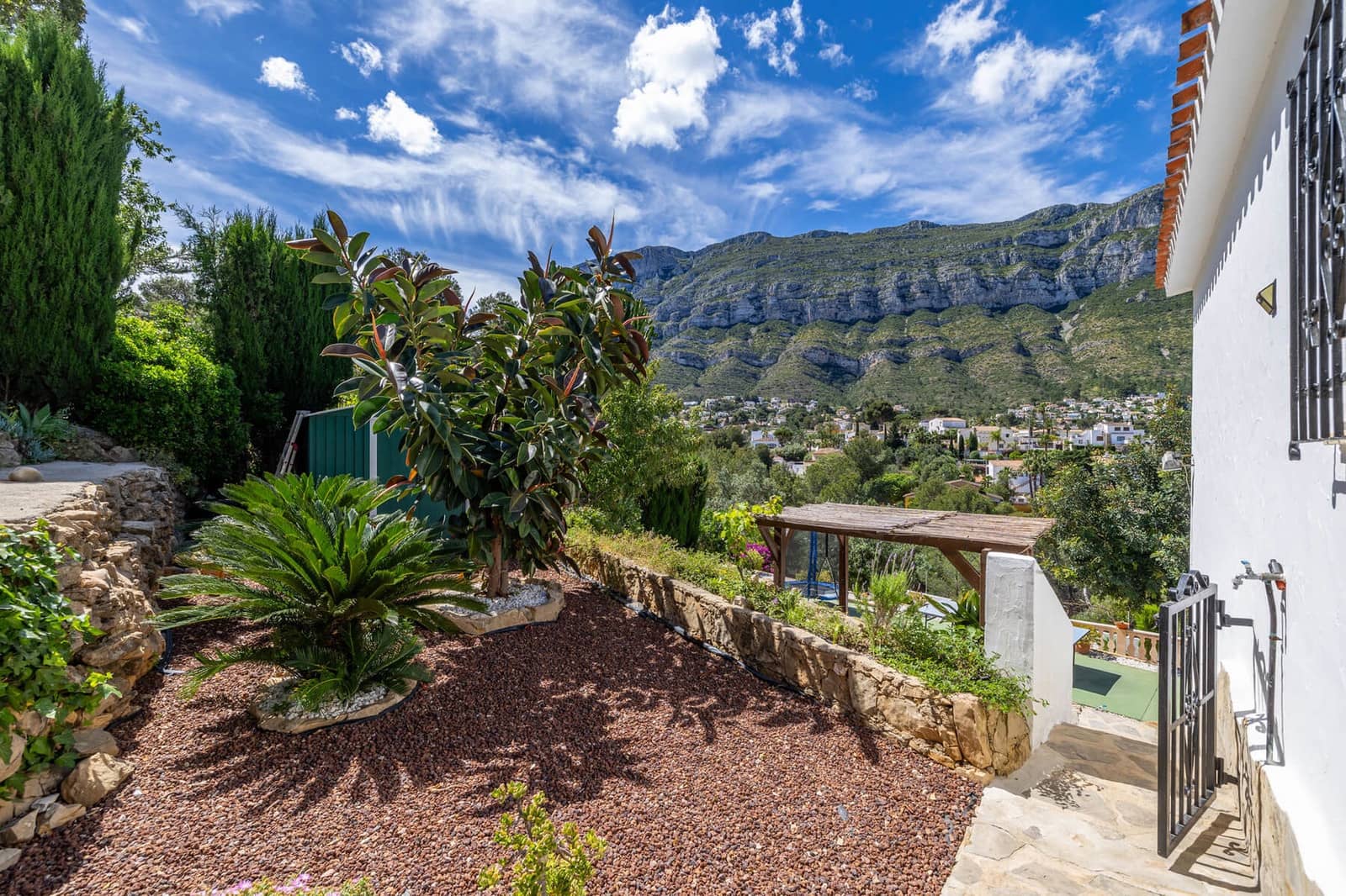 3 slaapkamer Villa te koop in Denia met zwembad - € 649.000 (Ref: 9439657)