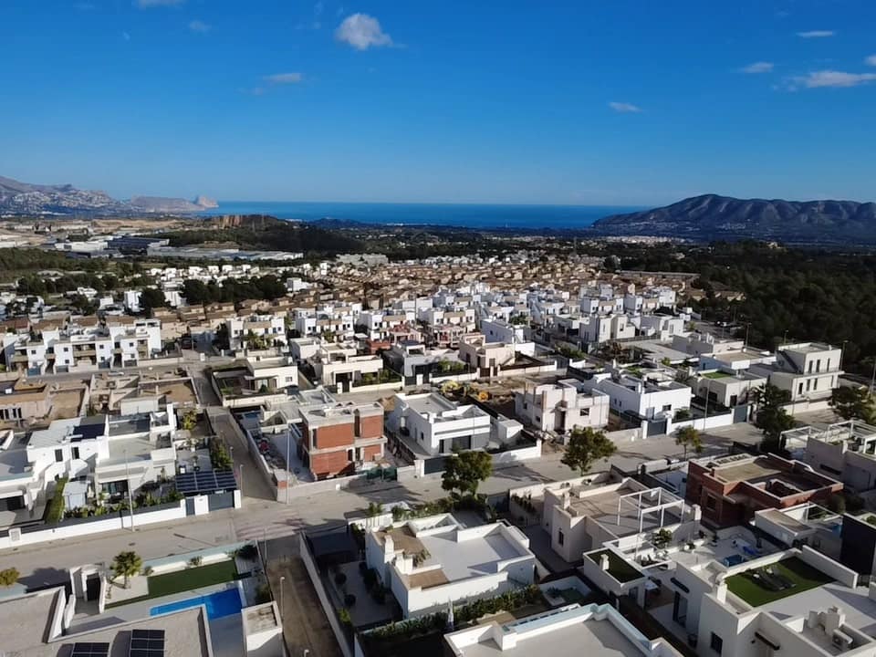 5 bedroom Villa for sale in Polop with pool - € 720,000 (Ref: 9491278)